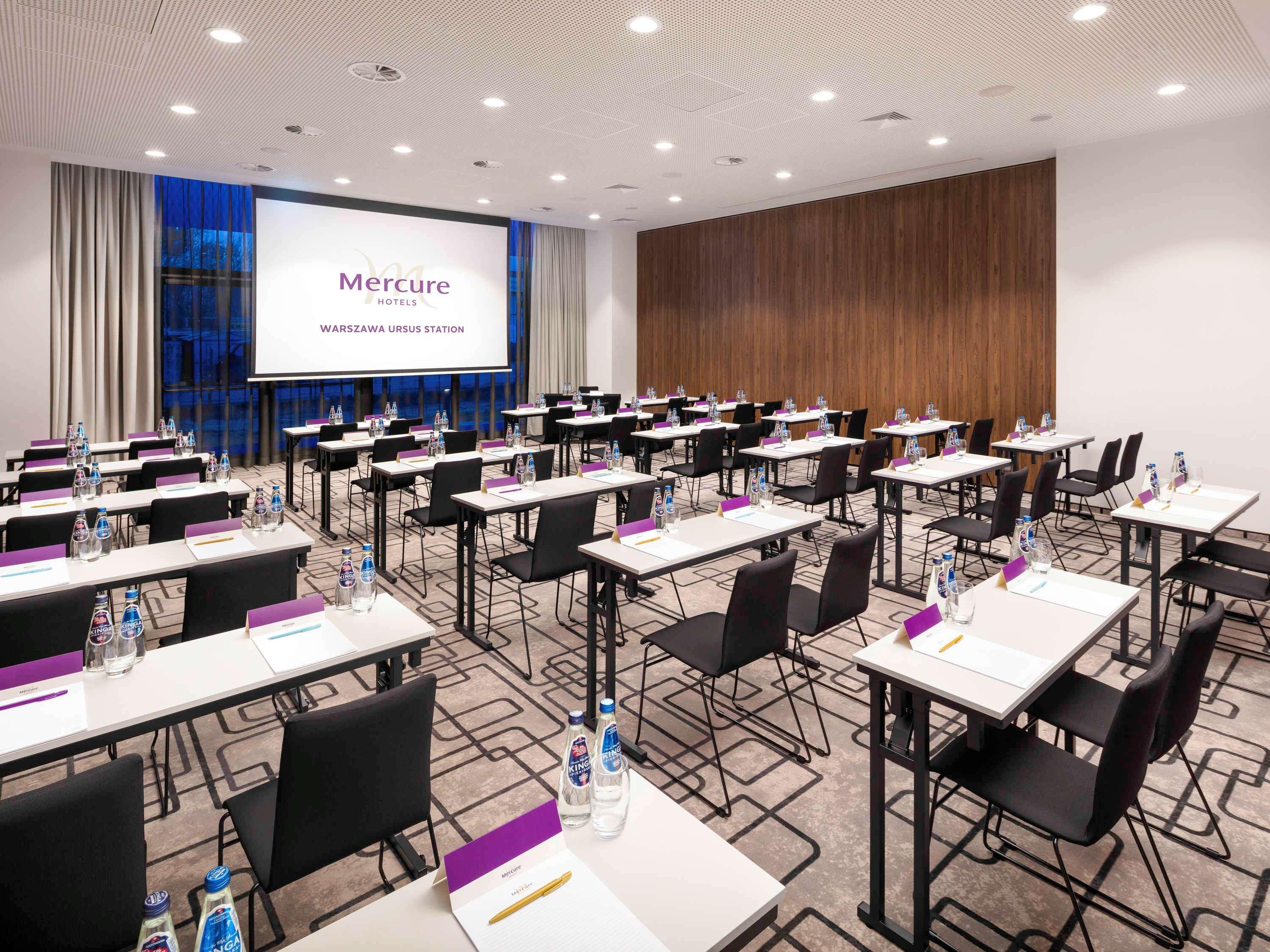 Mercure Warszawa Ursus Station Bagian luar foto