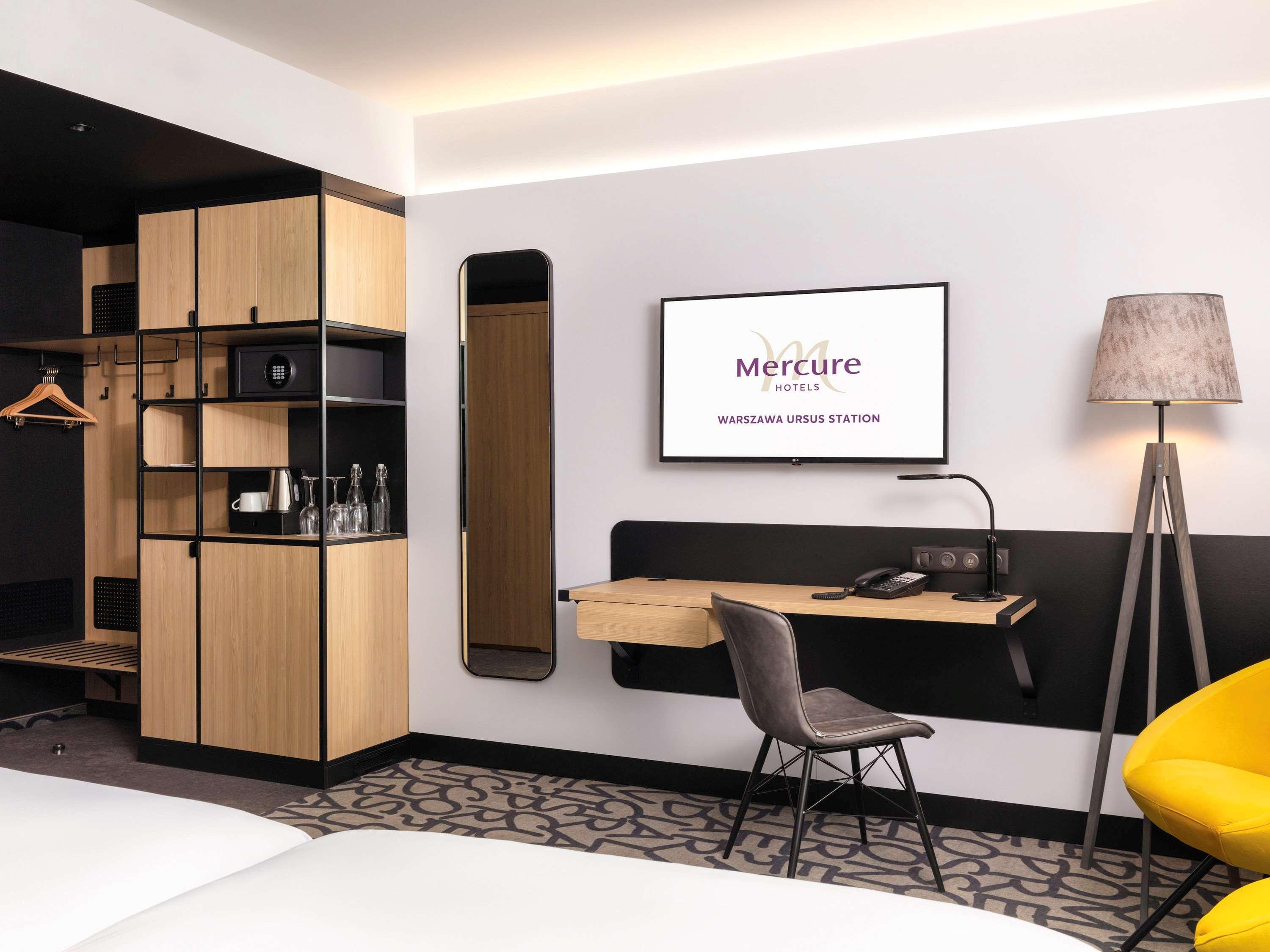 Mercure Warszawa Ursus Station Bagian luar foto